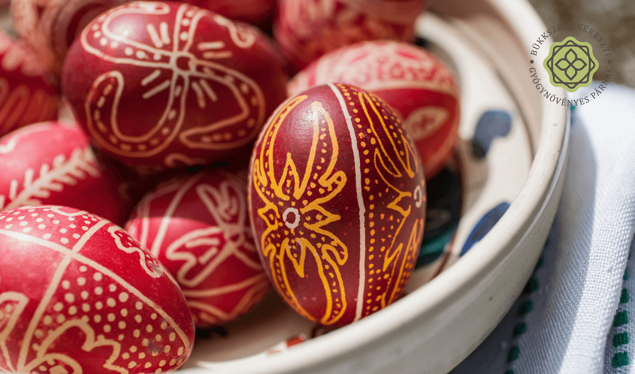 A viasz segítségével gyönyörű, aprólékos mintákat rajzolhatsz a húsvéti tojásra.